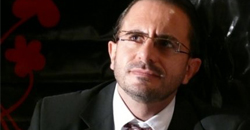 الكاتب رامي علّيق ضحية جديدة للعنهجية والاستكبار: احراق منزل العائلة في يحمر وتهديد مباشر لحياته