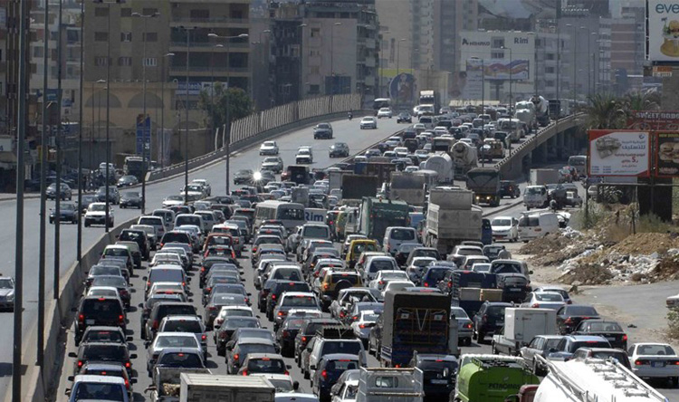 ما سبب زحمة السير على أوتوستراد ضبية؟