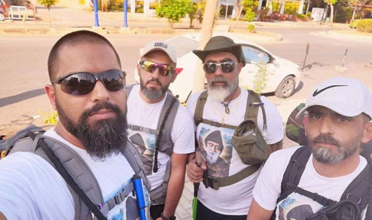 علي وروي وشربل وهشام... الى عنايا سيراً على الأقدام