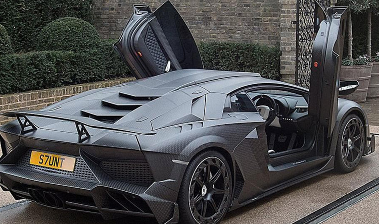 لا يملك ثمن " Lamborghini" فصنعها