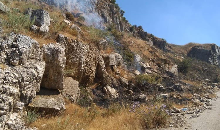 بالصور: حريق في بعبدا
