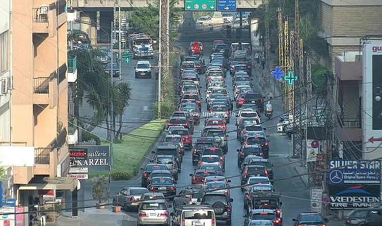حادث بين 5 سيارات في انطلياس