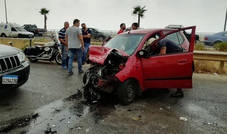 جريحان بحادث سير في الضبية