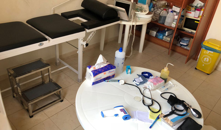 بالصور: دهم عيادات يزاول فيها أشخاص أجانب مهنة الطب بطريقة غير شرعية