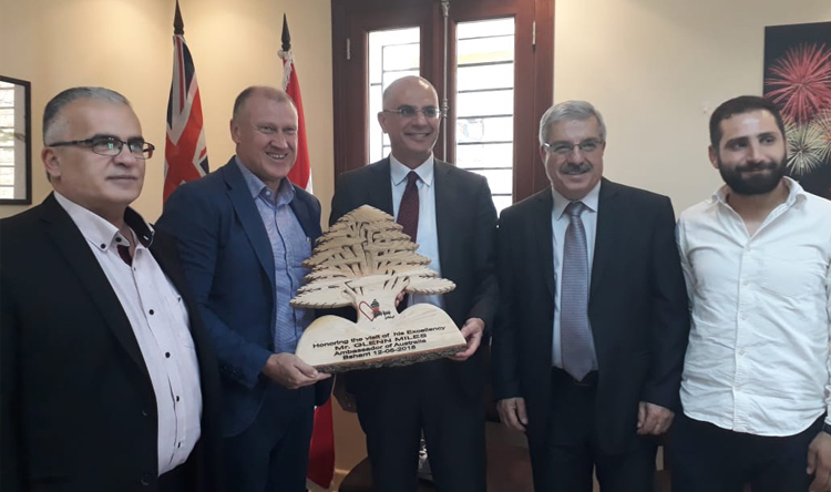 سفير استراليا زار بلدية بشري