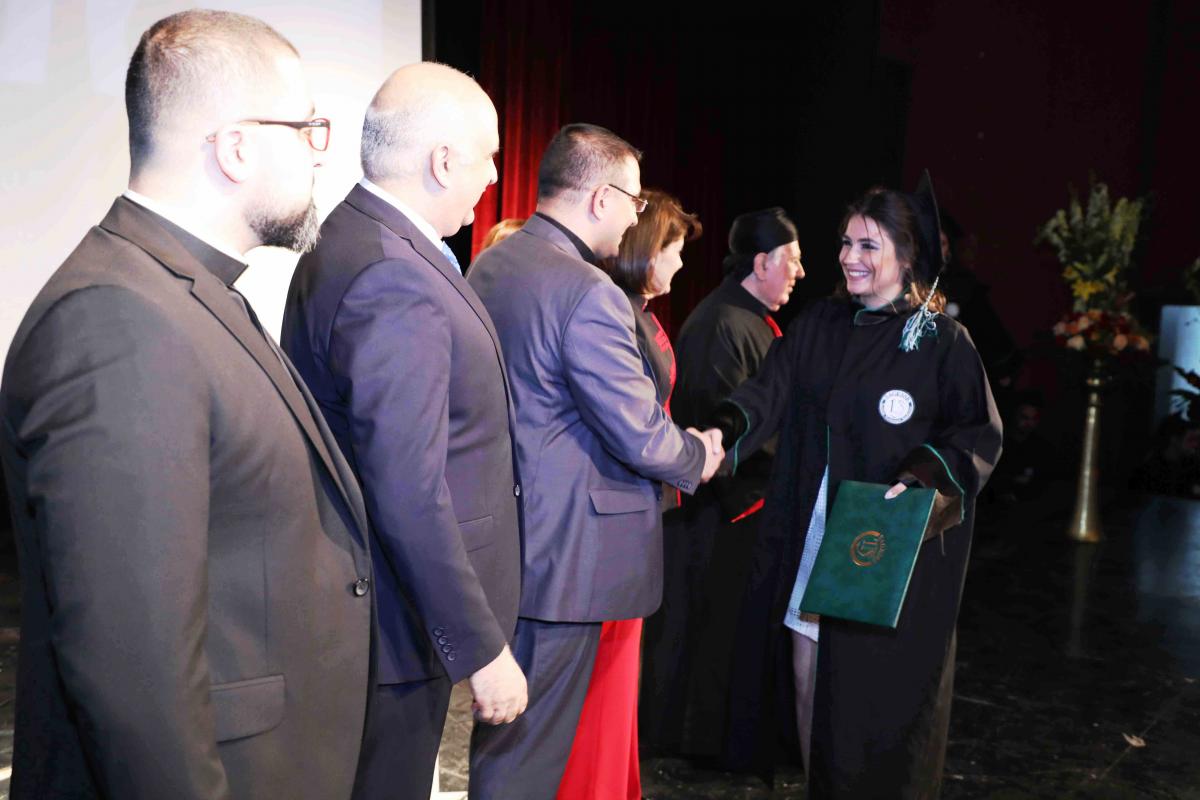 معهد "الحكمة" الفني خرّج دفعةجديدة من طالباته وطلّابه