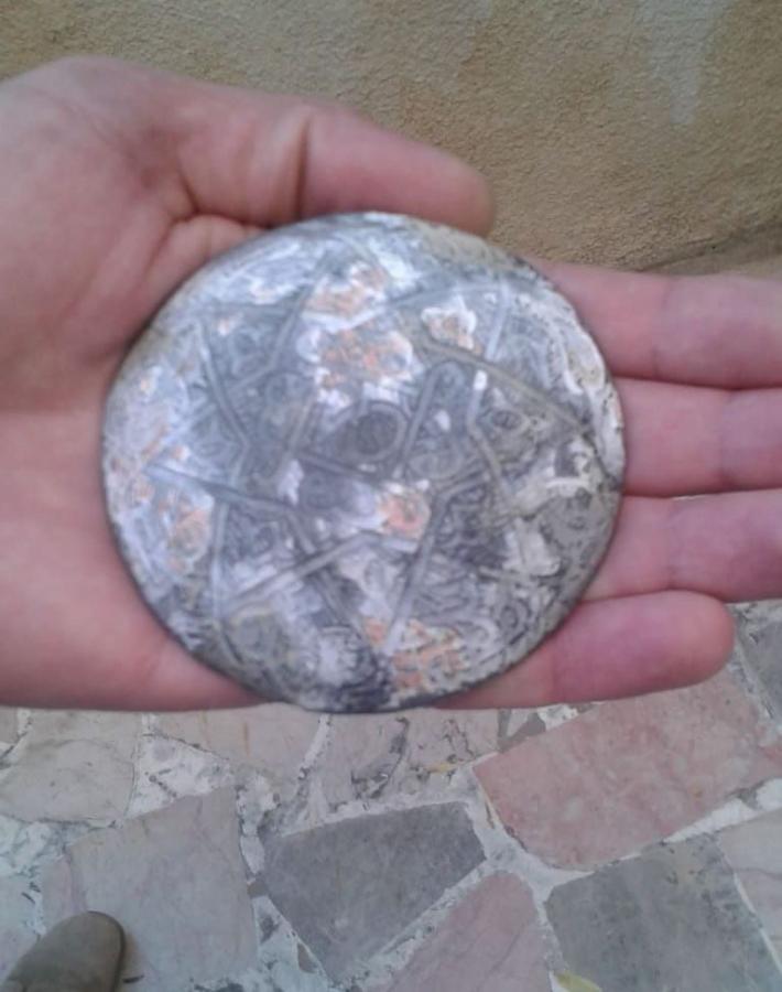 العثور على قطعة نقدية أثرية في بعلبك