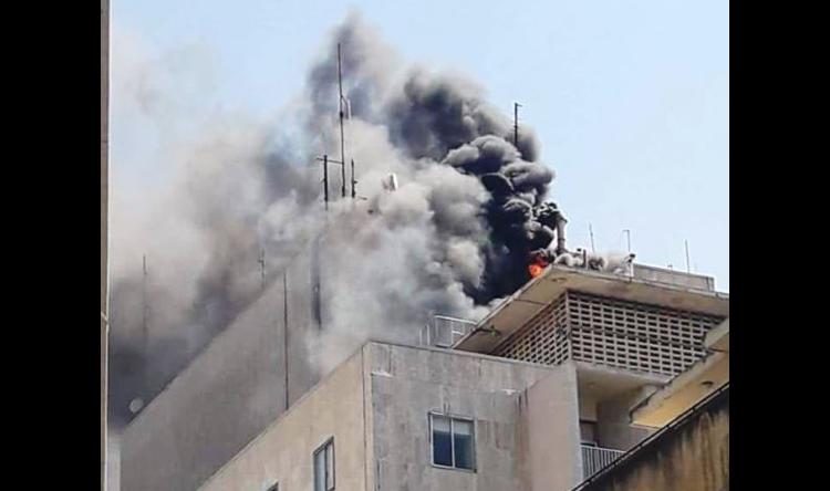 إخماد حريق في مبنى المركز الطبي في الـ"AUB"