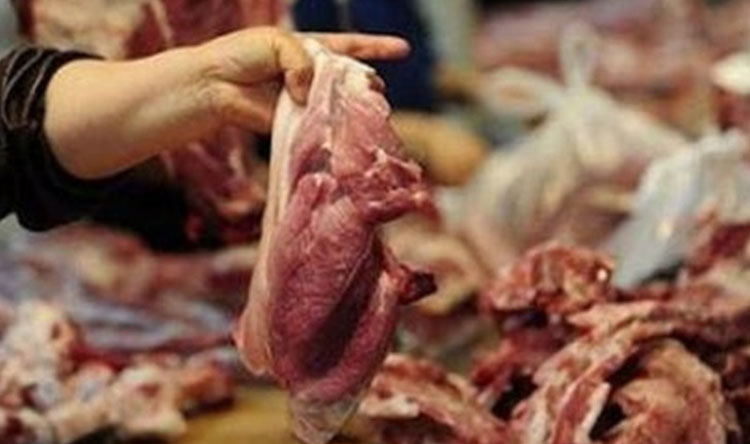 صحتنا بخطر... 3 ملحمات تتداول لحوم غير مطابقة