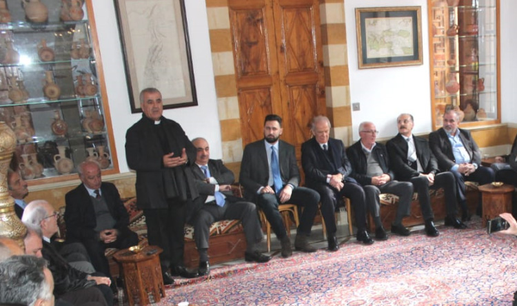 جنبلاط: البلد لم يعد يحتمل تأخير التشكيل