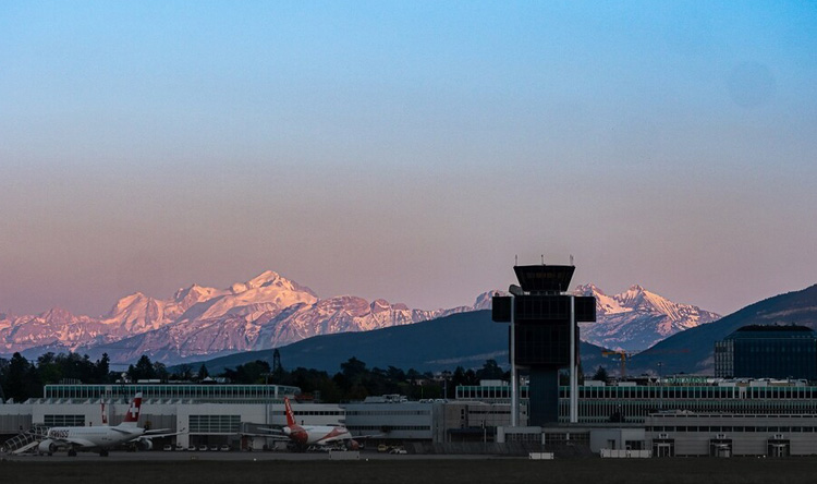 جنيف مطار استفسار: الانتقال