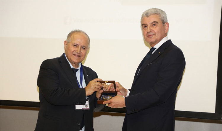 عيسى الخوري