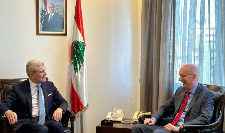 وزير الصناعة