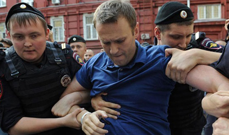 الشرطة الروسية تعتقل زعيم المعارضة أليكسي نافالني 