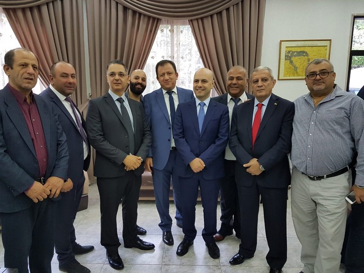 رسالة إلى رئيس الوزراء 2018 فريق التمثيل