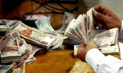 الدولار يسجل مستويات قياسية جديدة في مصر