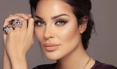 نادين نسيب نجيم تظهر بمقطع فيديو تبكي بحرقة .. ماذا حصل؟