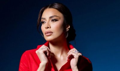 أمل بوشوشة تحتفل بتأهل المنتخب الجزائري