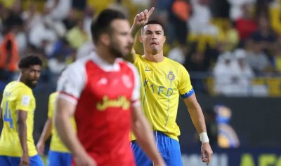 رونالدو يضع 4 شروط للبقاء مع النصر