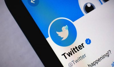 “تويتر” تُزيل العلامة الزرقاء المجانية قريباً