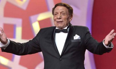 رامي إمام يروي تفاصيل اول صفعة من والده عادل إمام