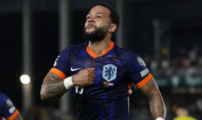 بعد سرقة جواز سفره.. ديباي يتأخر للانضمام إلى منتخب هولندا