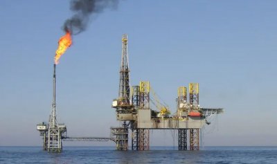 النفط يرتفع وسط التوتر بين أميركا وفنزويلا