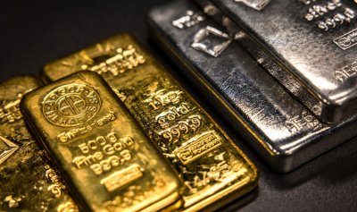 الذهب والفضة يقفزان بأكثر من 4% بعد موجة بيع حادة