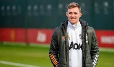 مدرب يونايتد: طلبت نصيحة فيرغسون قبل تولي المهمة