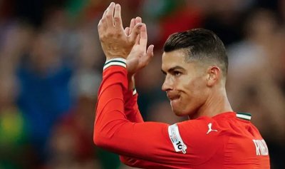 مدرب البرتغال يتجاهل رونالدو