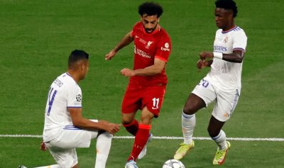 لاعب برشلونة ينصح مدرب ريال مدريد: صلاح سيحل مشاكلك