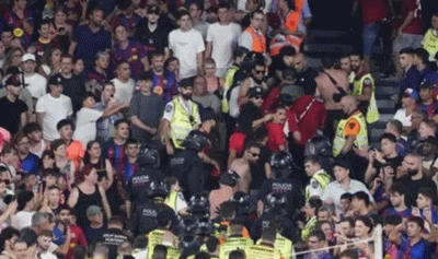 توتر بين جماهير برشلونة والأهلي في كامب نو