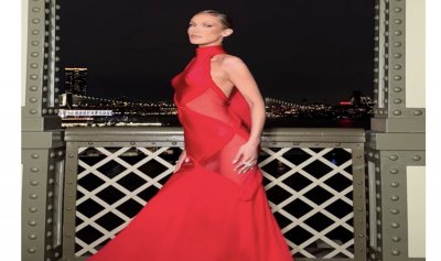 بيلا حديد تخطف الأنظار بإطلالة حمراء في “The Beauty”