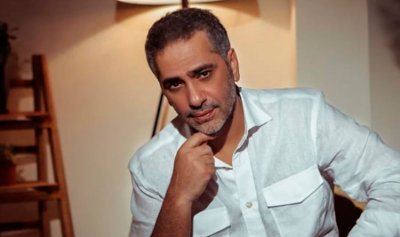 فضل شاكر يغادر لبنان إلى قطر برفقة نجله