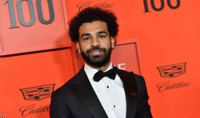 محمد صلاح يرزق بأول ابن ذكر وشقيقة الفرعون تكشف عن اسمه