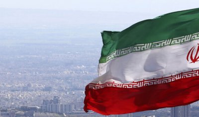 المانشيت ـ طوق العقوبات والبحار يلتف حول إيران و”الحزب”.. ولبنان يقطف “ثمار روما”