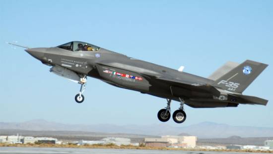 حاملة الطائرات &#8220;نيميتز&#8221; ومقاتلات F-35 تعيد رسم ملامح الصراع في الشرق الأوسط