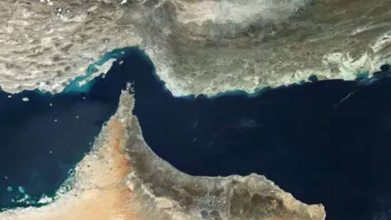 إيران تنفي زرع ألغام في مضيق هرمز